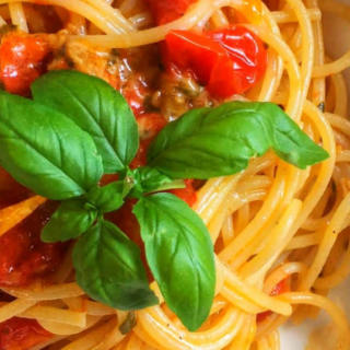 Pasta With Fresh Tomatoes