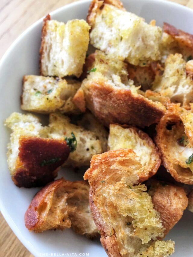 THE BEST AIR FRYER CROUTONS