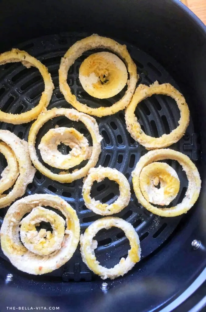 air-fryer-onion-rings in the basket