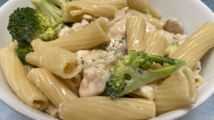 creamy chicken and broccoli pasta