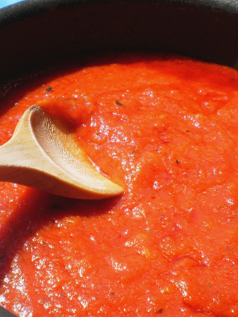 cook the tomato sauce