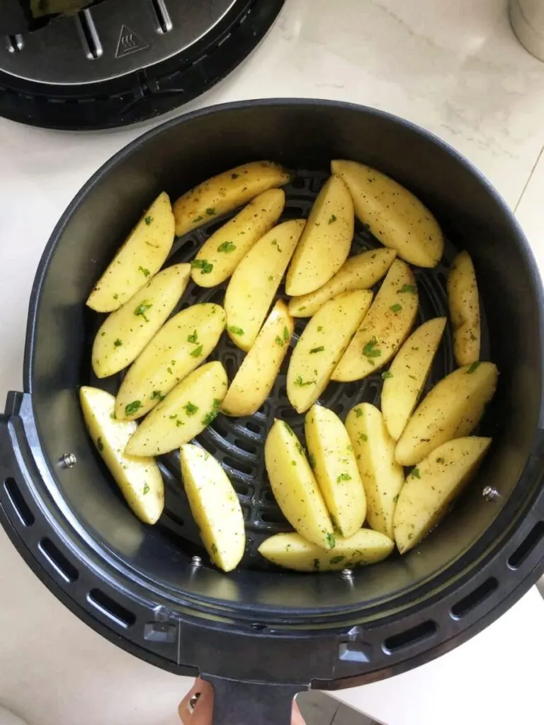 potato wedge in air fryer-basket