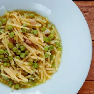 Pasta With Peas And Bacon