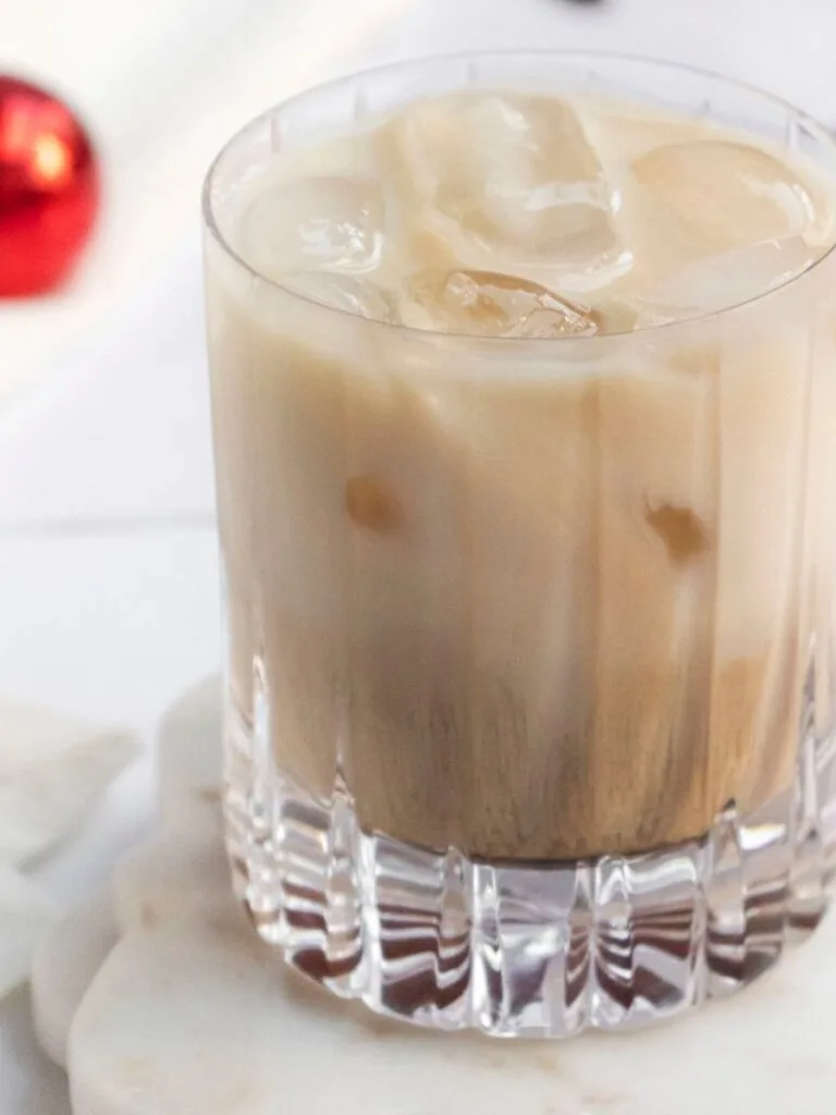Baileys White Russian Cocktail in a glass