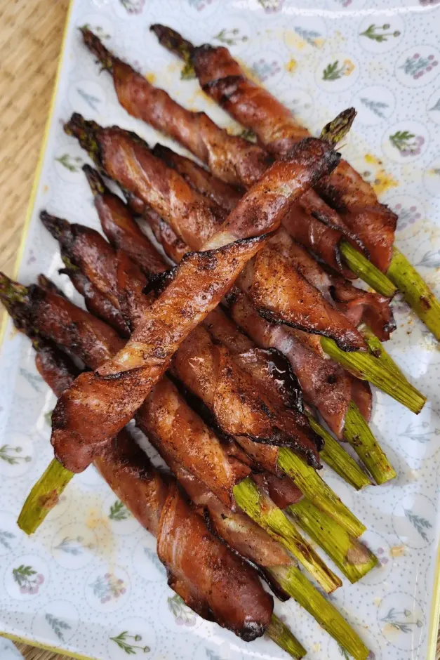 Bacon-wrapped asparagus, an easy Air Fryer Thanksgiving recipe.