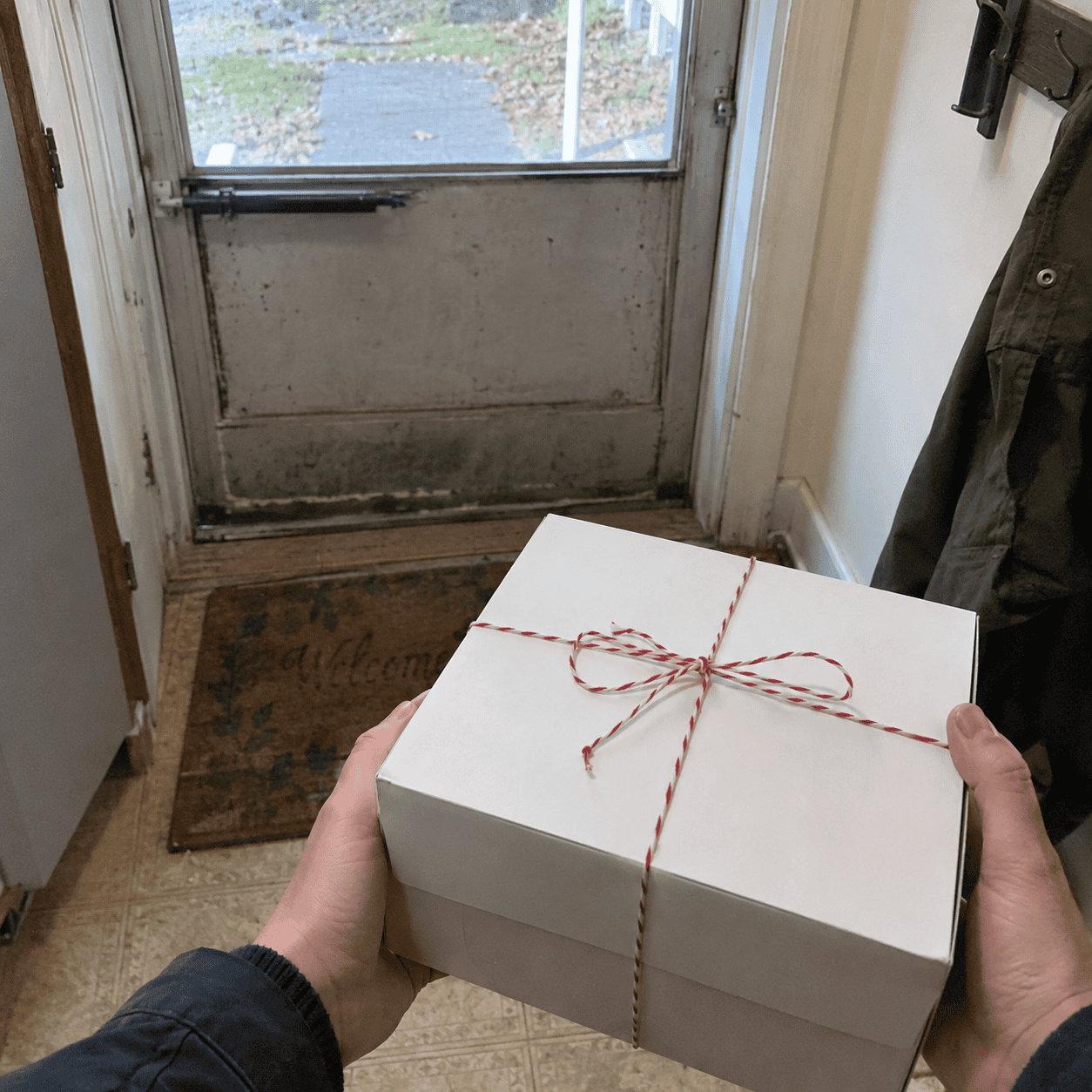 Never arrive empty-handed
